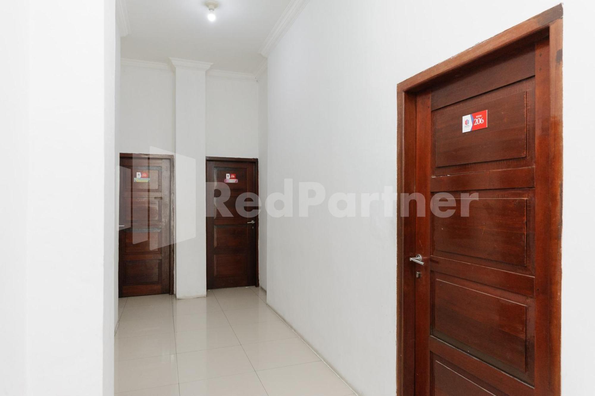 Reddoorz At Wisma Nabila Syariah Near Masjid Raya Baiturrahman バンダ・アチェ エクステリア 写真
