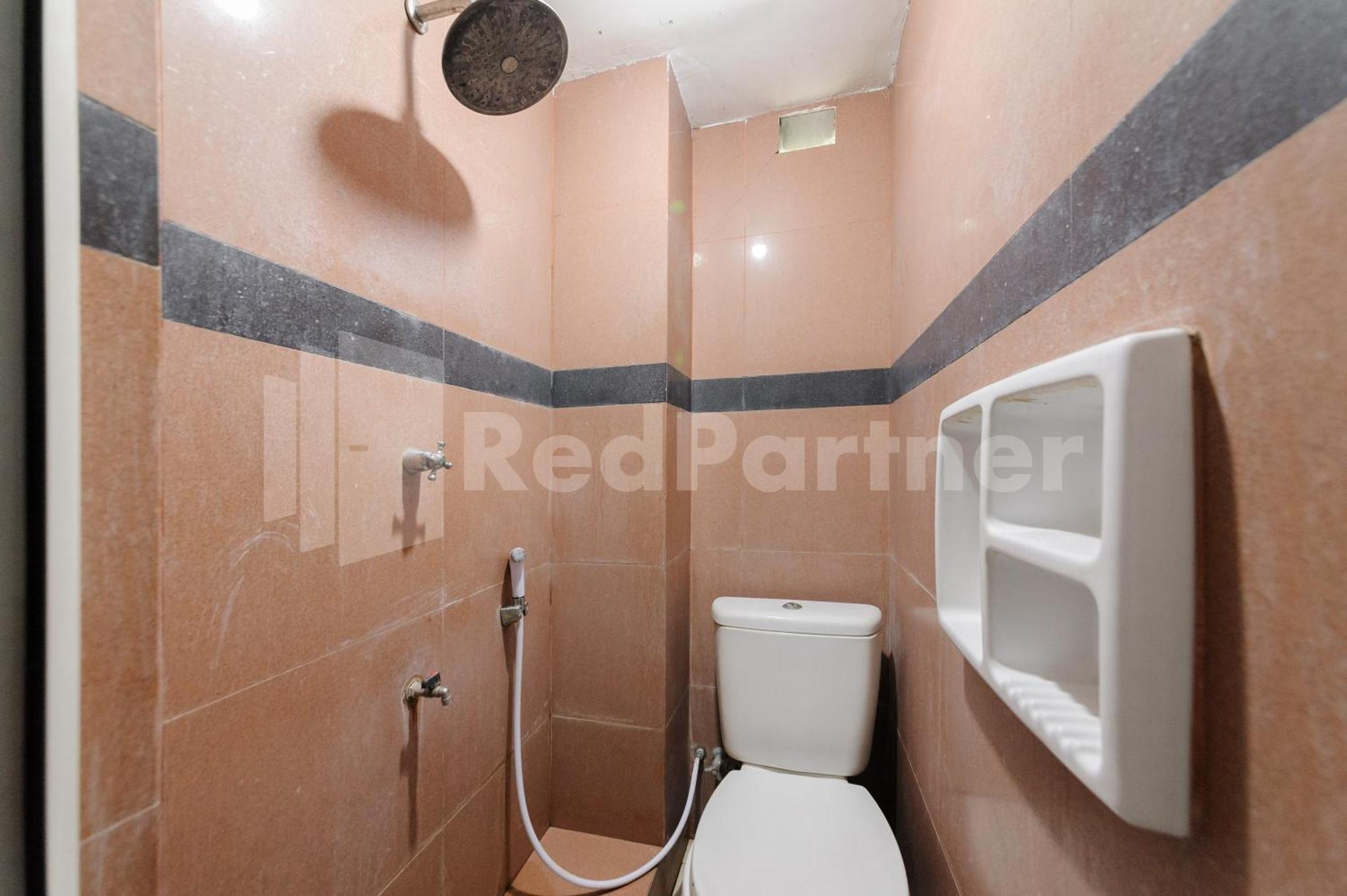 Reddoorz At Wisma Nabila Syariah Near Masjid Raya Baiturrahman バンダ・アチェ エクステリア 写真